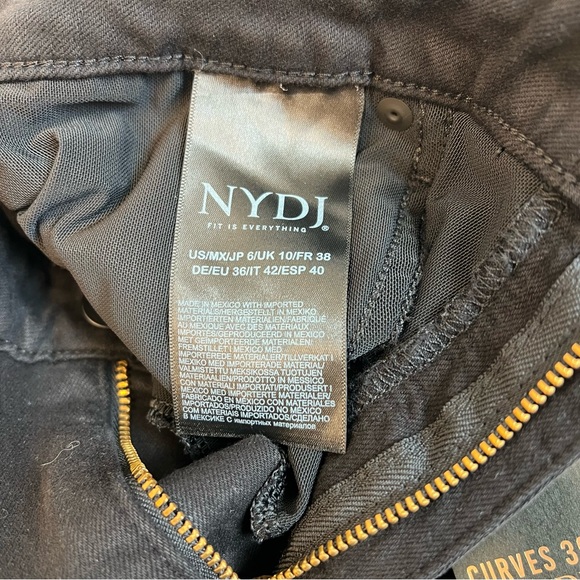 NWT Curves 360 Slim Straight Ankle Jeans - Picture 9 of 13